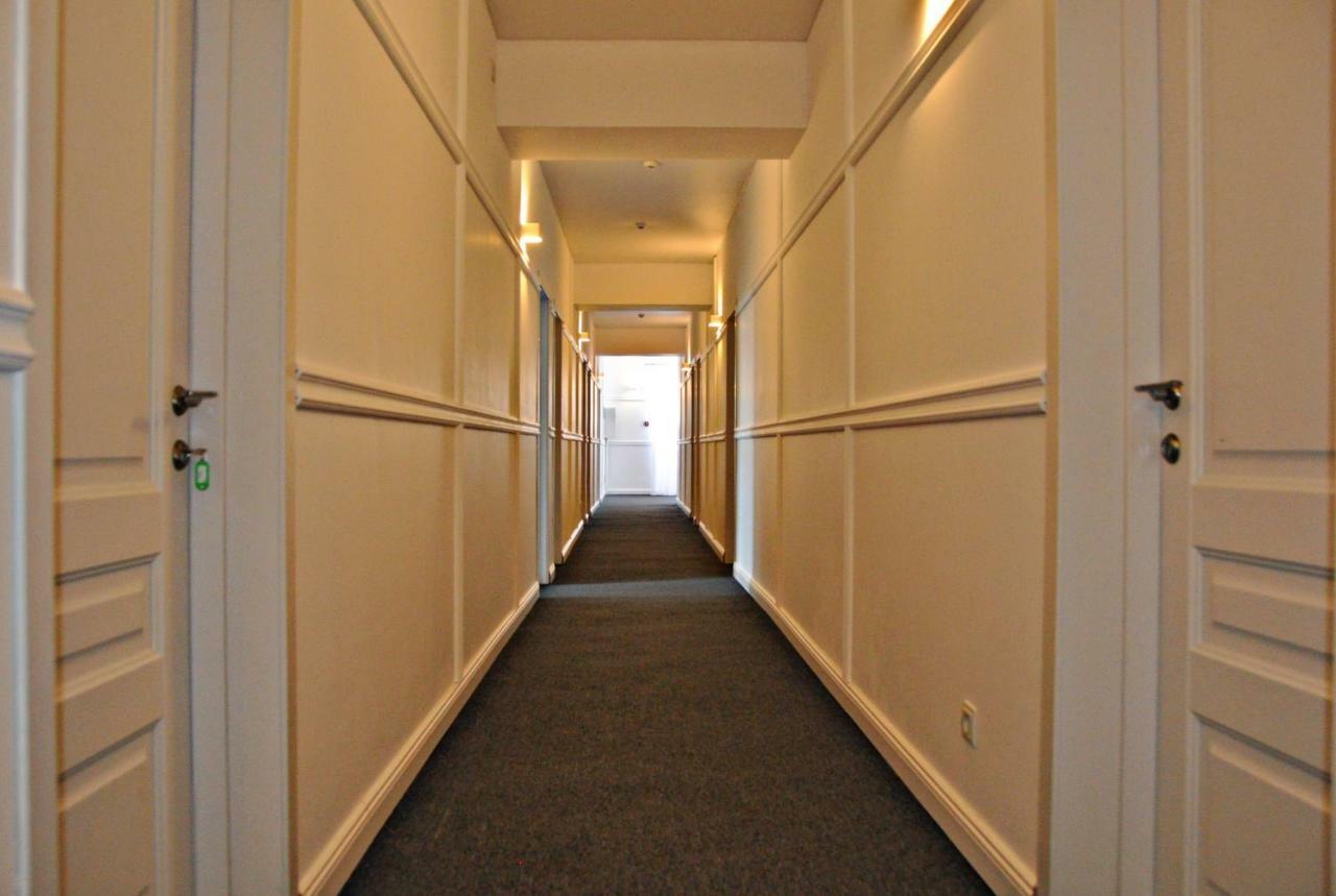 Medelean Hotel Comrat Exteriör bild