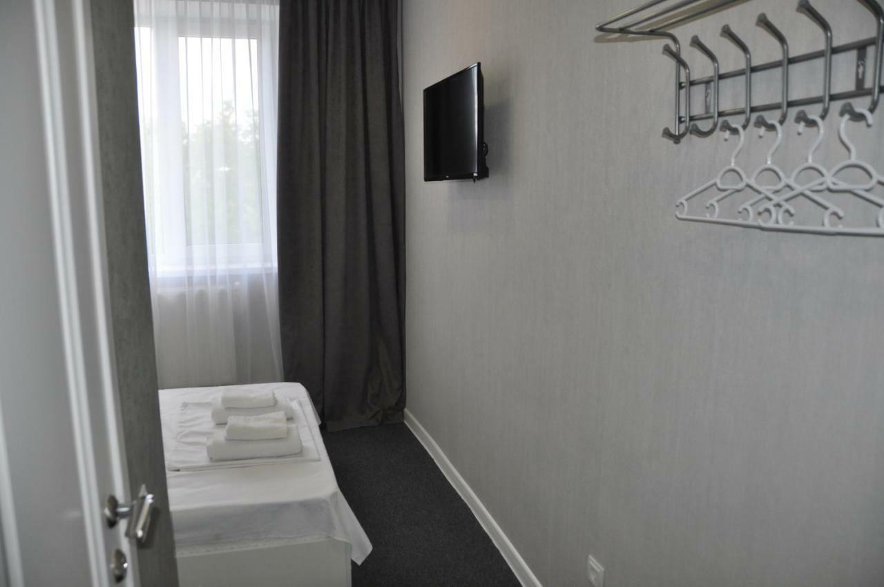 Medelean Hotel Comrat Exteriör bild