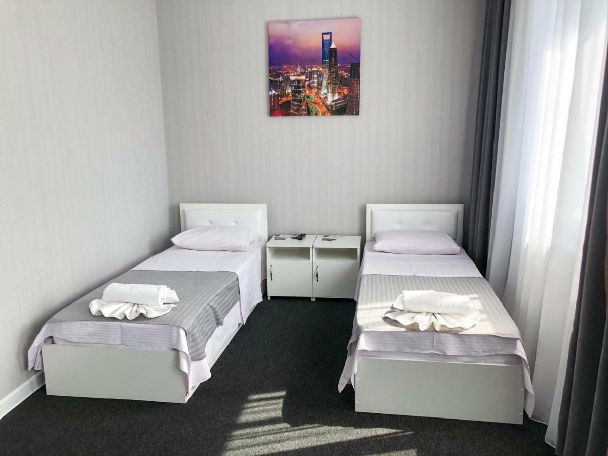 Medelean Hotel Comrat Exteriör bild